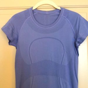 Lululemon swiftly tech short sleeve top size 4